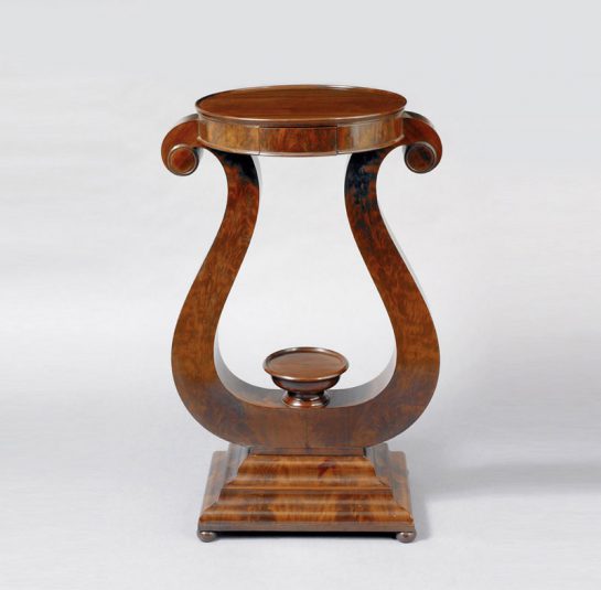 Pedestal Stand