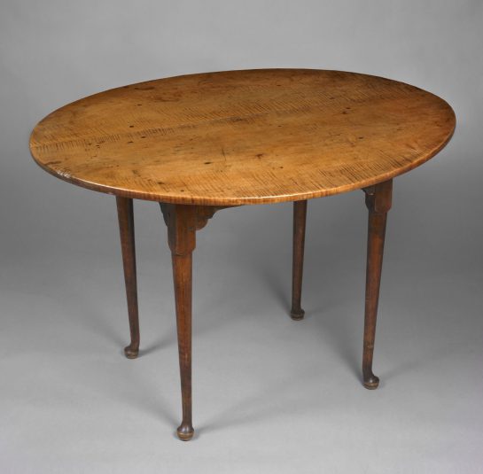 Queen Anne Oval Top Tea Table