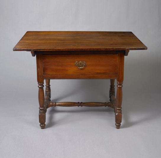 Queen Anne One-Drawer Tavern Table