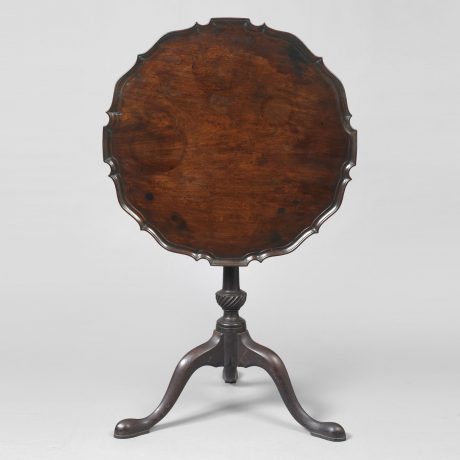 Chippendale Pie Crust Tilt Top Tea Table