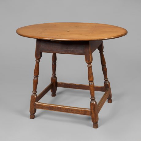 Queen Anne Oval Top Tea Table