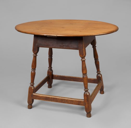 Queen Anne Oval Top Tea Table