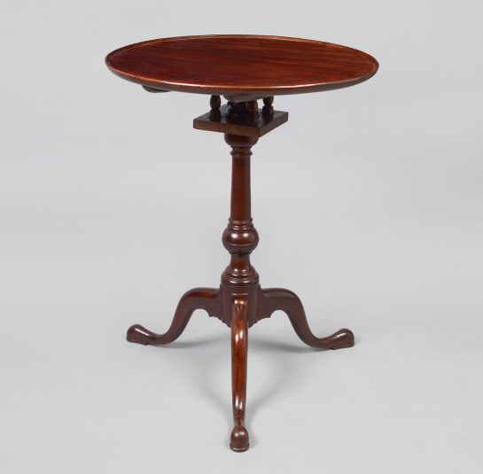 Chippendale Dish-Top Candlestand