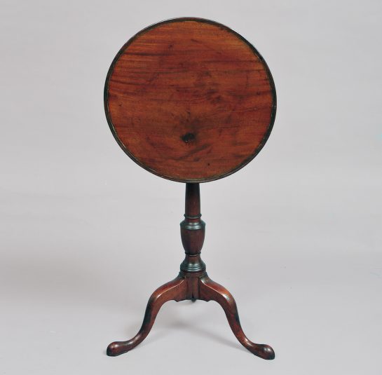 Chippendale Dish-Top Candlestand