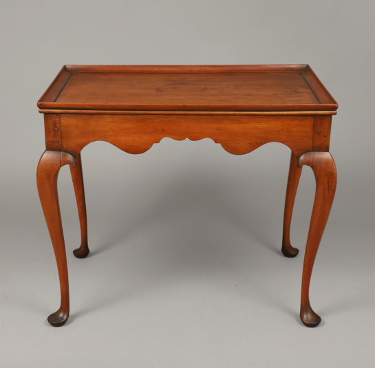 Queen Anne Tray Top Tea Table