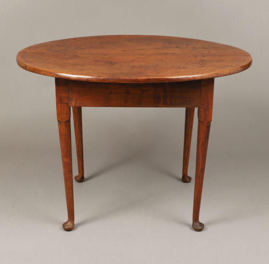 Queen Anne Oval Top Tea Table