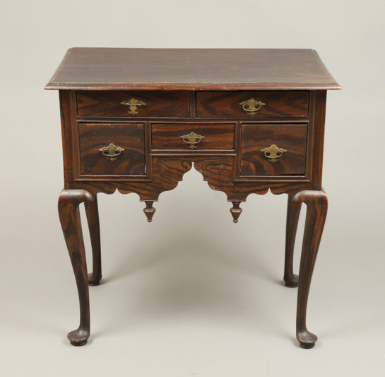 Fine and Rare Queen Anne Grain-Painted Dressing Table