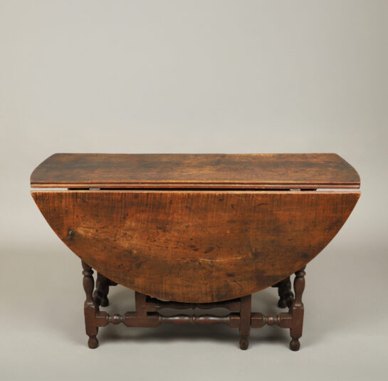 William and Mary Gate-Leg Drop-Leaf Table